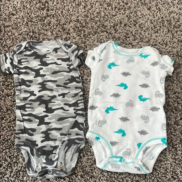Carter's Baby Boy Matching Sets - 5 onesies, 3 pants and 1 pair of shoes! - Picture 5 of 13